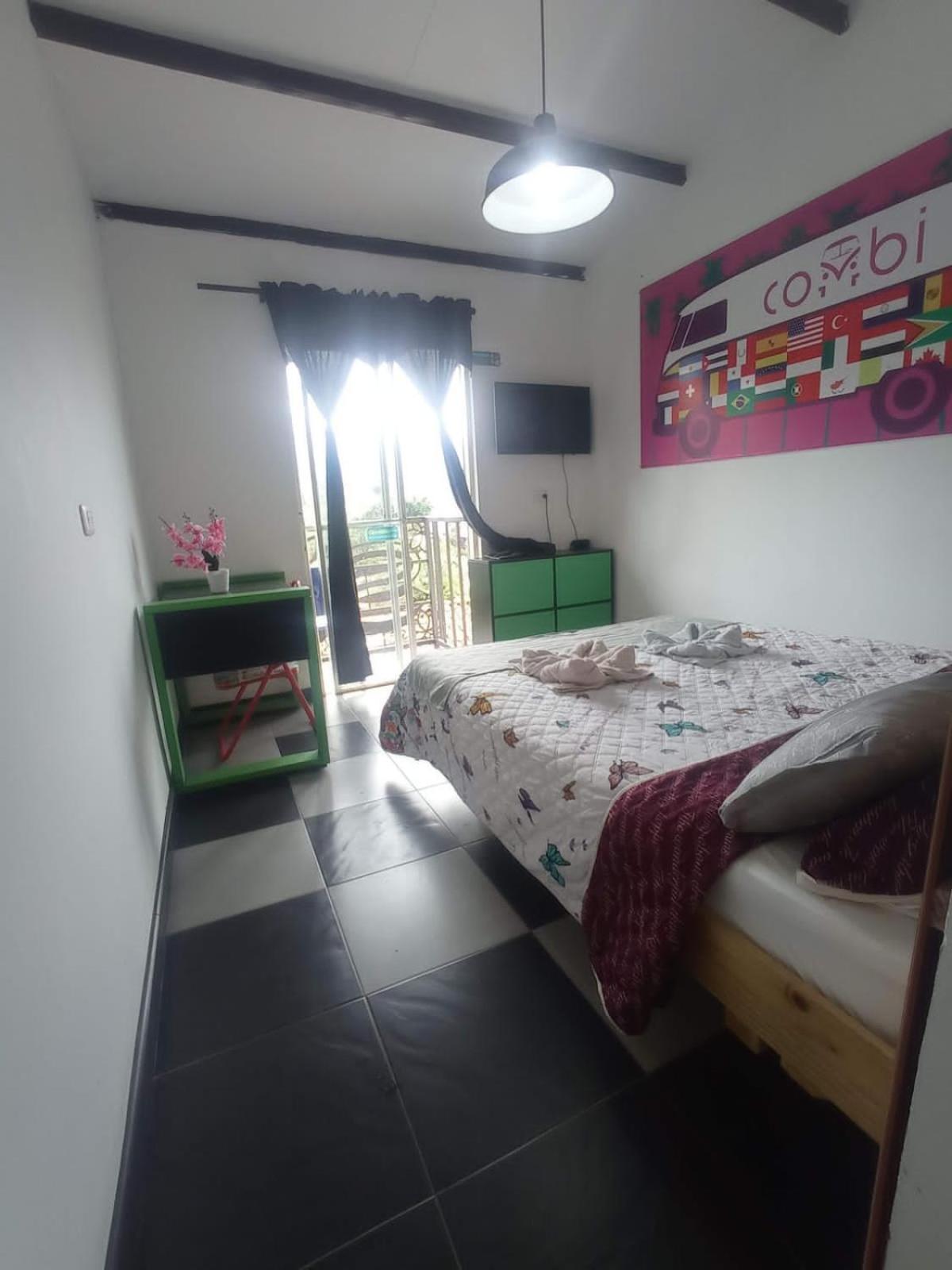Combi, 2 Good 4 Less Hotel Salento Ruang foto