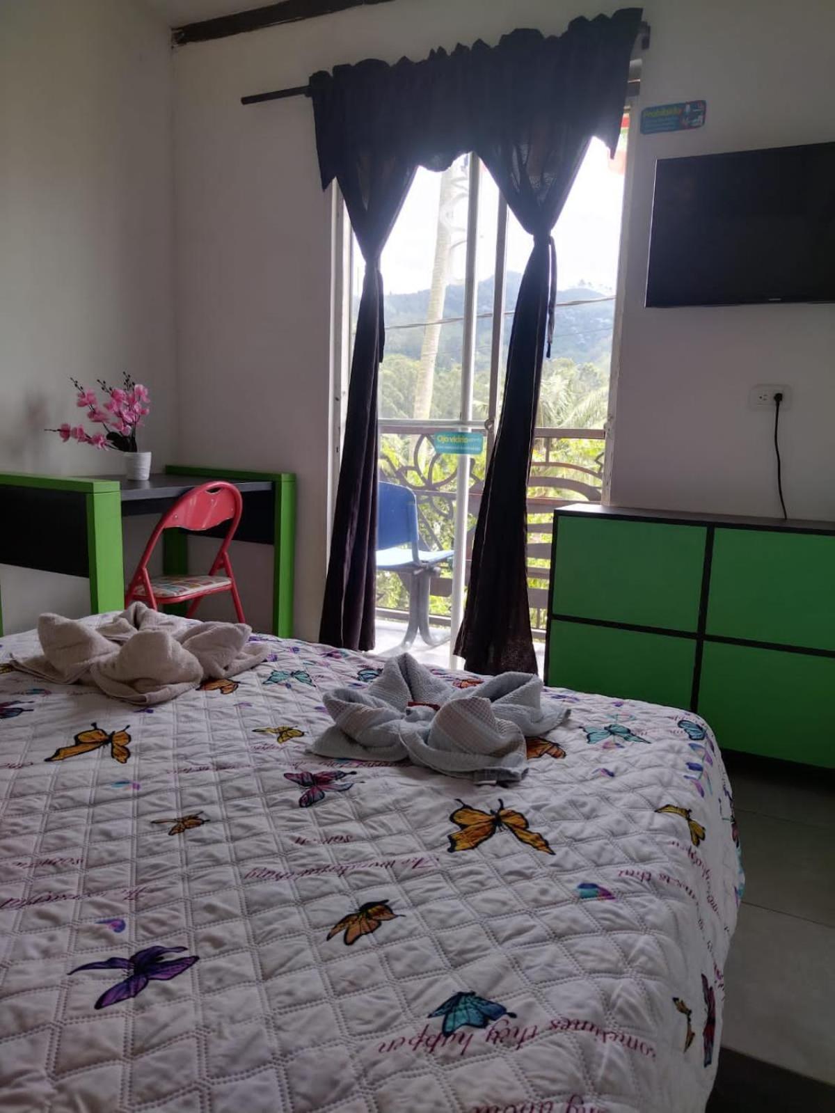 Combi, 2 Good 4 Less Hotel Salento Bagian luar foto